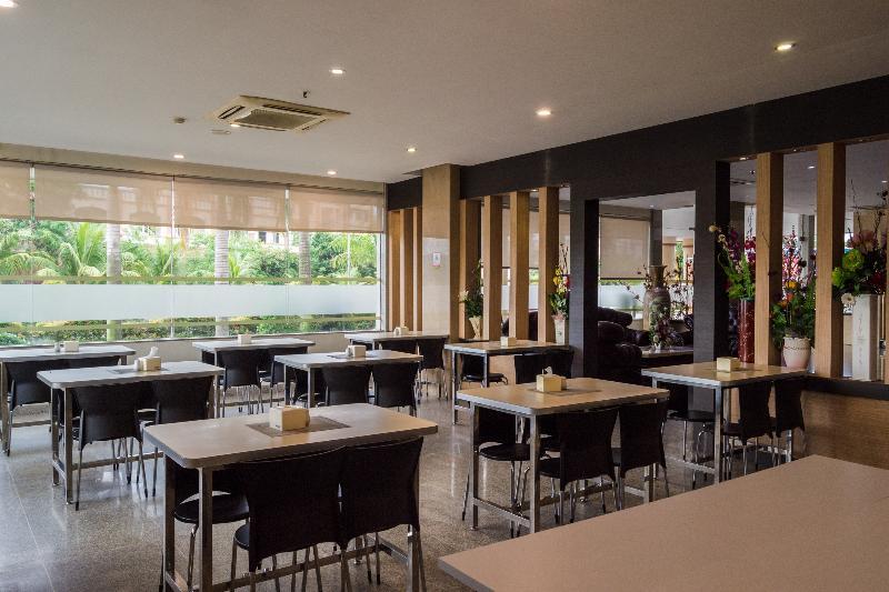 Aviari Hotel Batam Exteriör bild